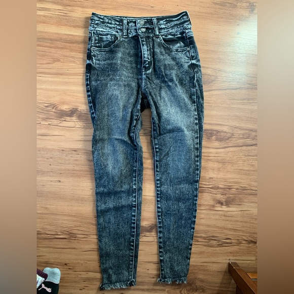 Size 5 kancan black acid wash jeans. - Picture 4 of 4